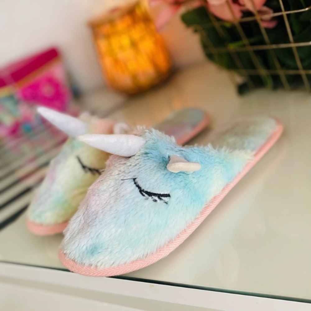 Unicorn Girls Slippers Size 3
